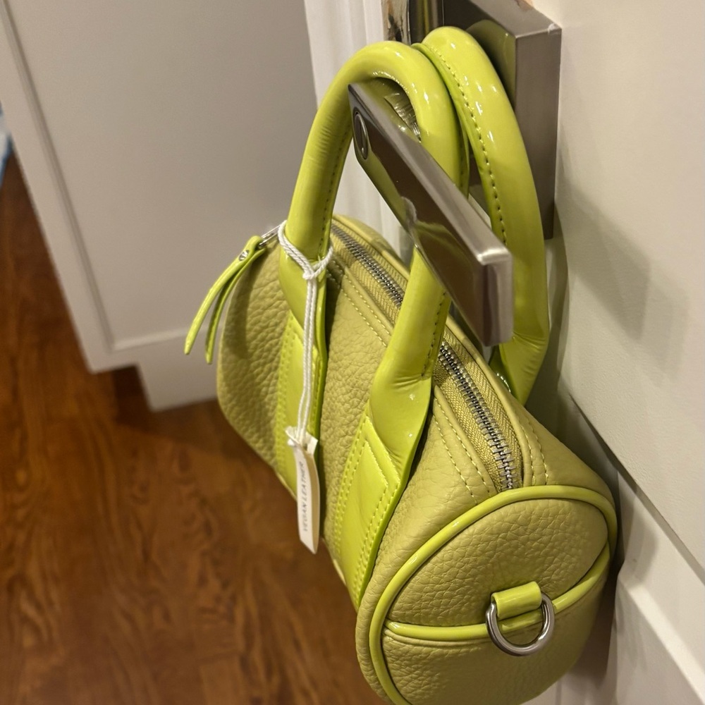 NWT 
URBAN OUTFITTERS LIZZIE PISTACHIO GREEN MINI BARREL DUFFLE CROSSBODY BAG - Picture 6 of 12